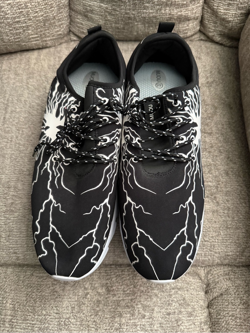 Men's Black Lightning Print Casual Sneakers